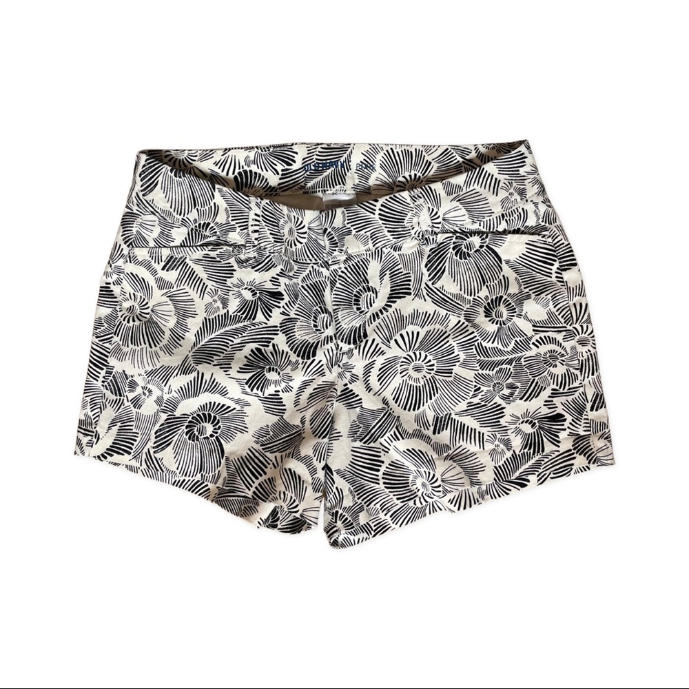 Old Navy Pixie Floral Black and White Shorts Size 0